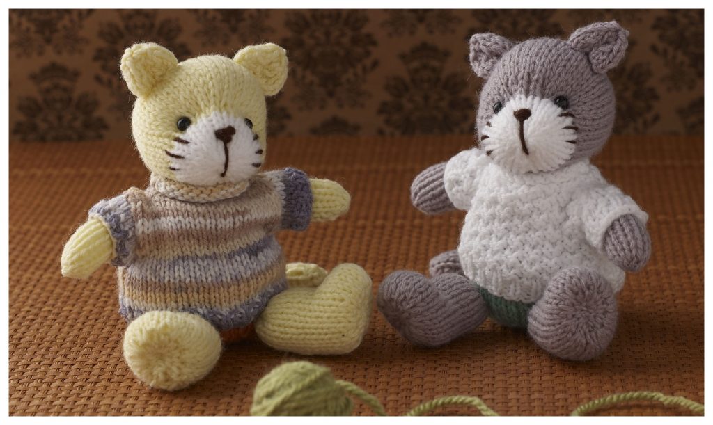 Cat in Jumper Free Knitting Pattern